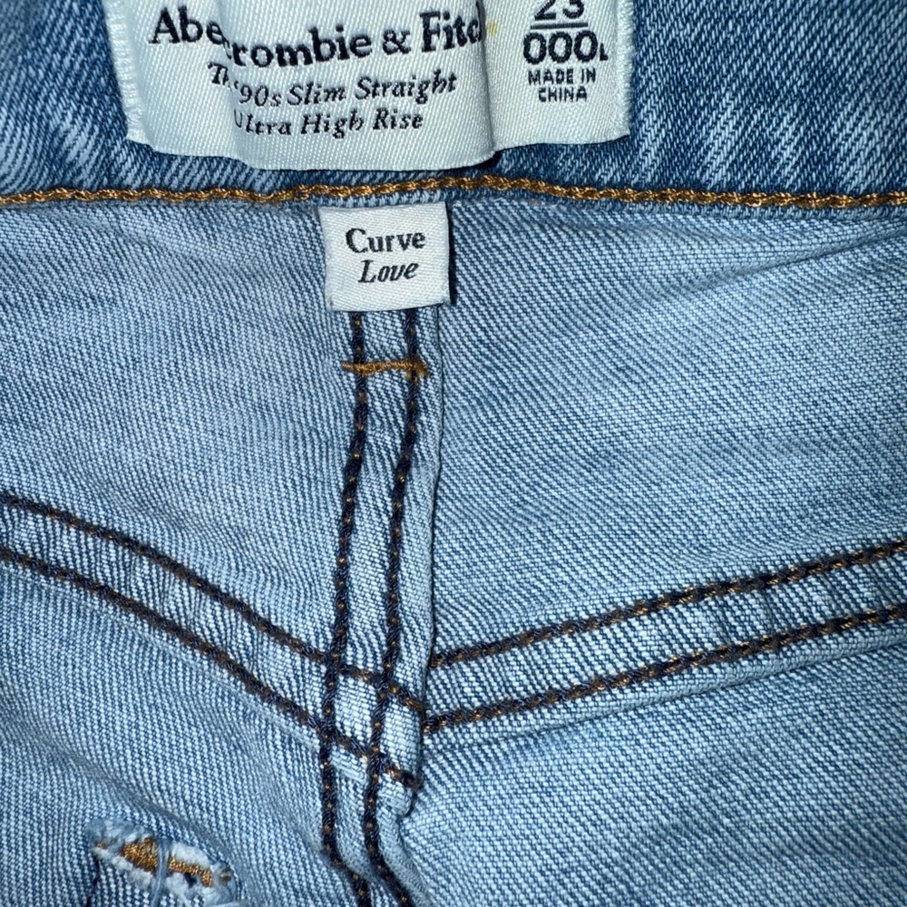 Classic Blue Women's Jeans - Picture 4 of 5